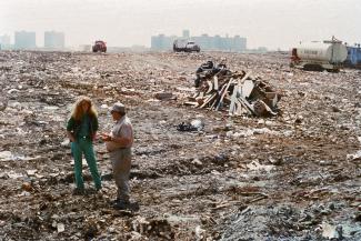 Mierle Laderman Ukeles Touch Sanitation Performance, 1979-80 July 24, 1979-June 26, 1980. Citywide performance with 8,500 Sanitation workers across all fifty-nine New York City Sanitation districts Landfill (location and date unknown) photo: Deborah Freedman © Mierle Laderman Ukeles Courtesy the artist and Ronald Feldman Gallery, New York